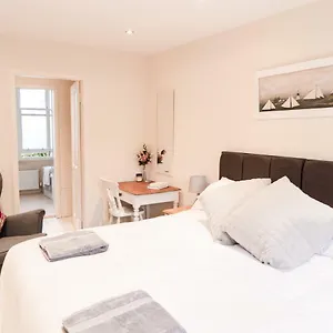 A On The Brae Apartment